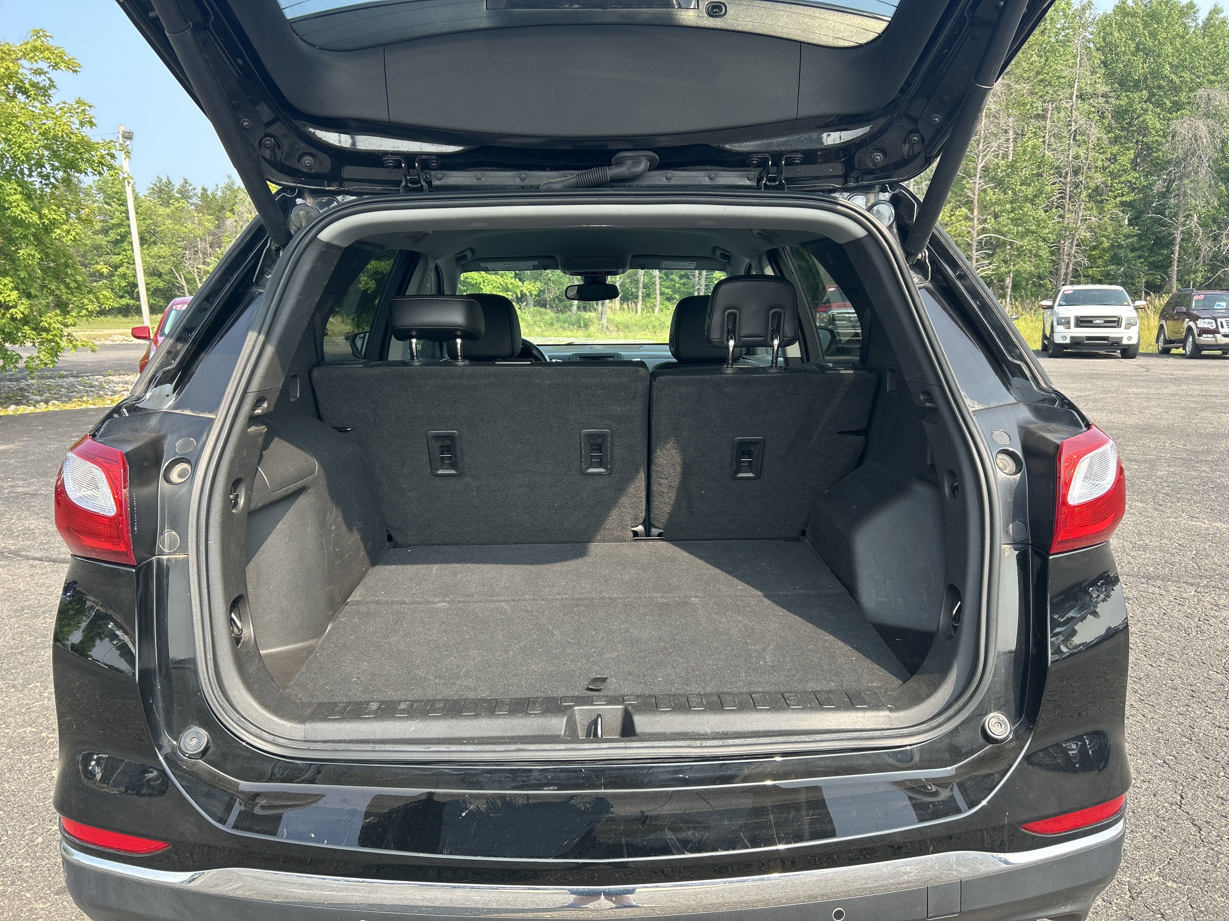 Used 2020 Chevrolet Equinox LT w/ Midnight Edition image 12