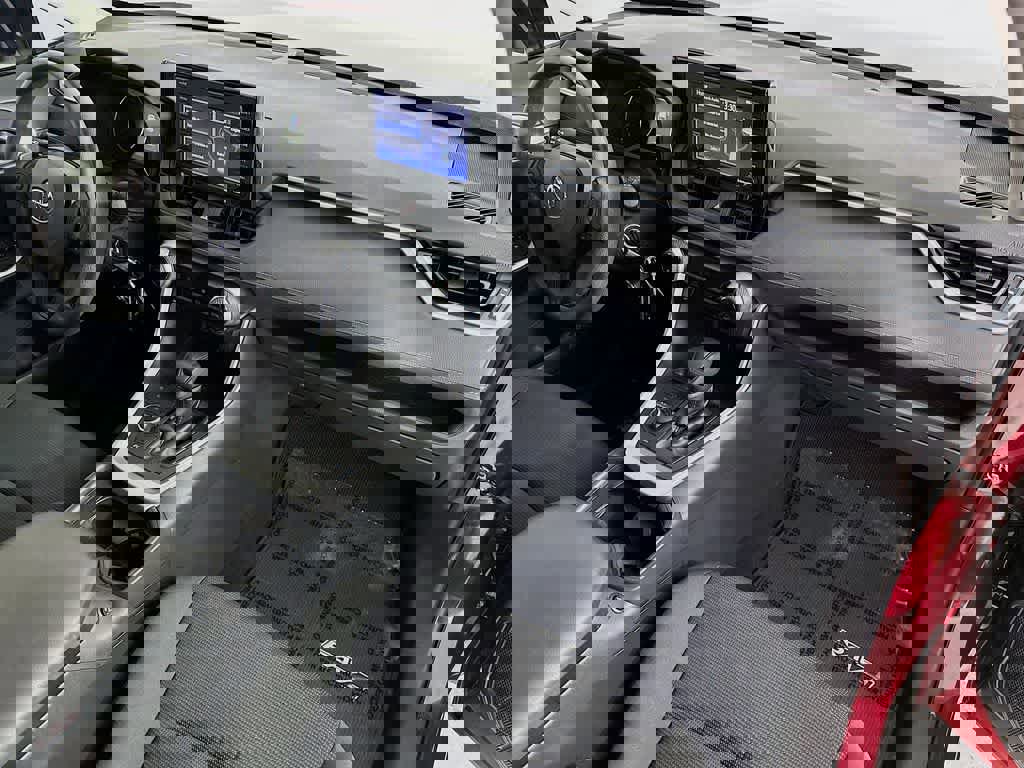 Used 2021 Toyota RAV4 LE image 32