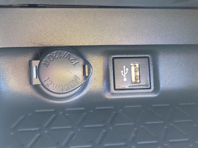Used 2025 Toyota RAV4 LE AWD/4WD image 26