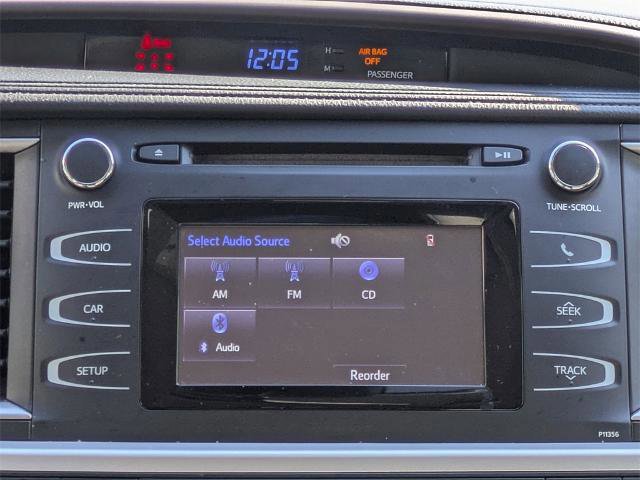 Used 2017 Toyota Highlander LE image 18