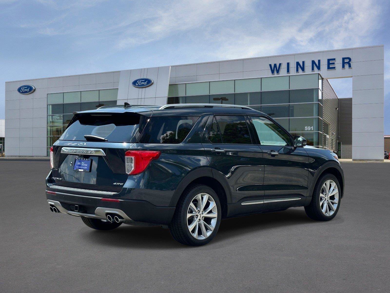 Certified 2022 Ford Explorer Platinum w/ Equipment Group 601A AWD/4WD image 4