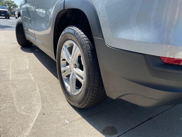 Used 2024 GMC Terrain SLE AWD/4WD image 17