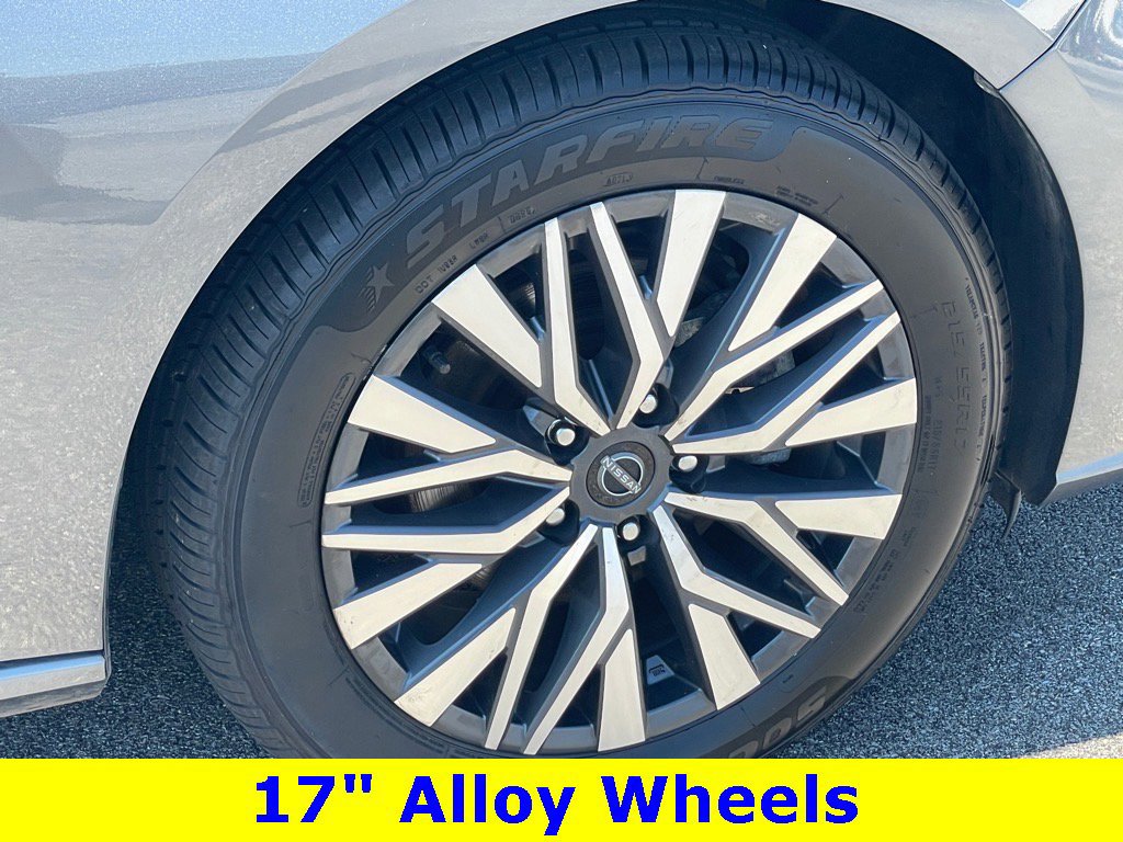 Used 2024 Nissan Altima 2.5 SV image 10