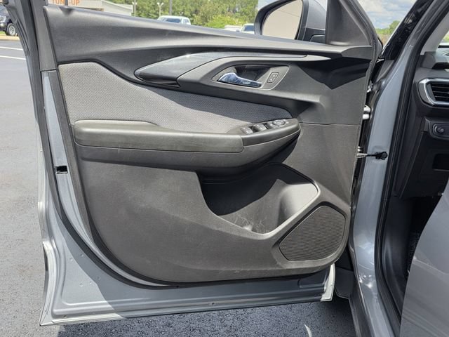 Used 2023 Chevrolet TrailBlazer LT w/ Confidence II Package FWD image 14