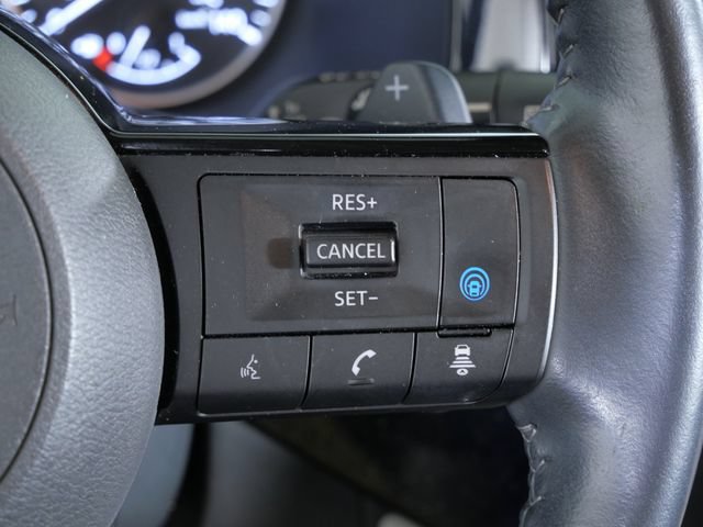 Used 2023 Nissan Pathfinder SL AWD/4WD image 31