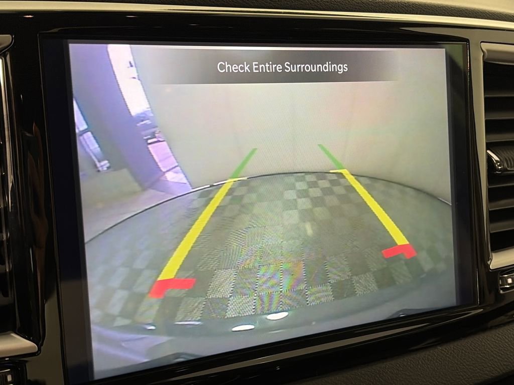 Used 2023 Chrysler Pacifica Touring-L FWD image 19