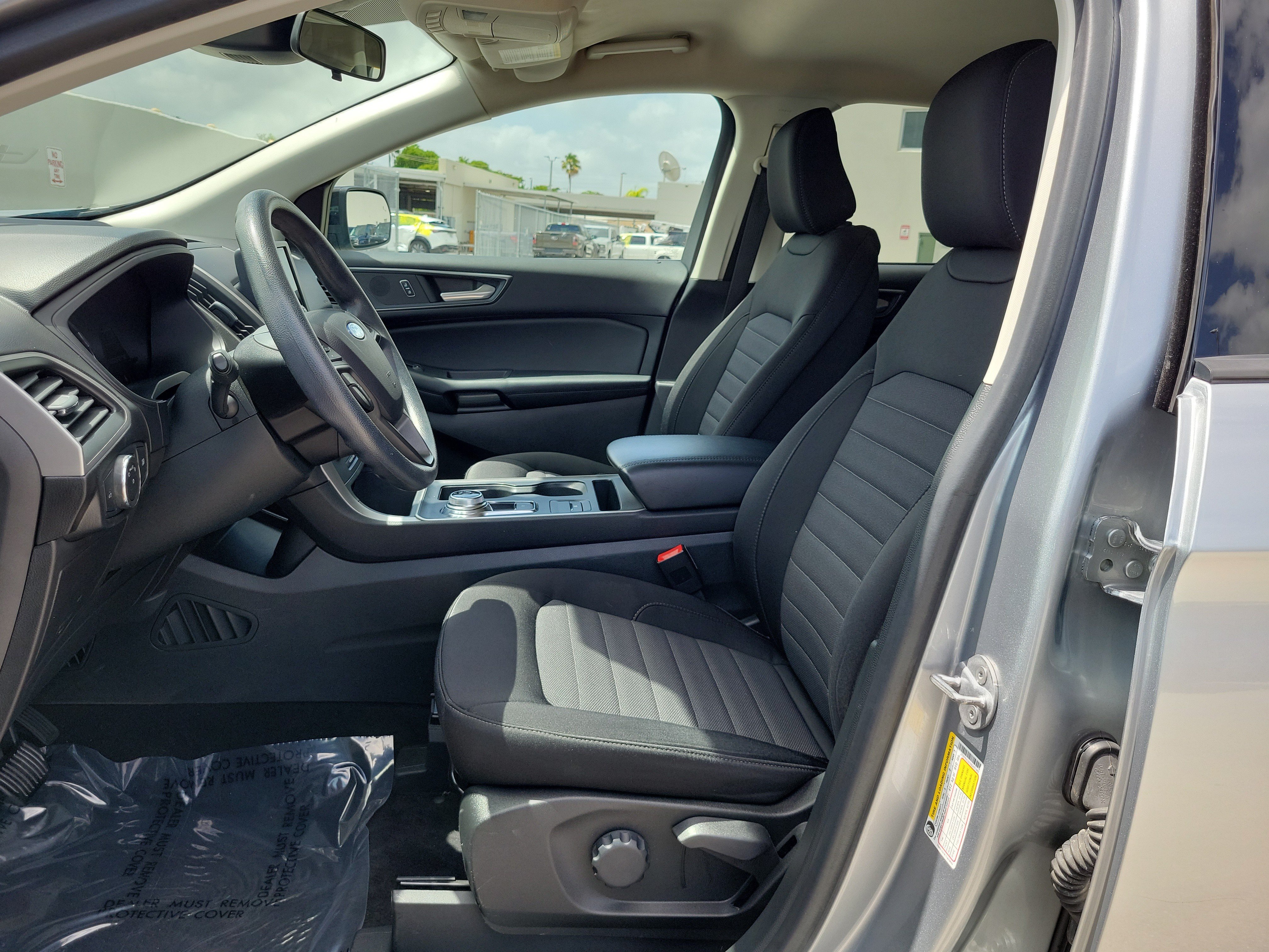 Certified 2022 Ford Edge SE w/ Black Appearance Package AWD/4WD image 11