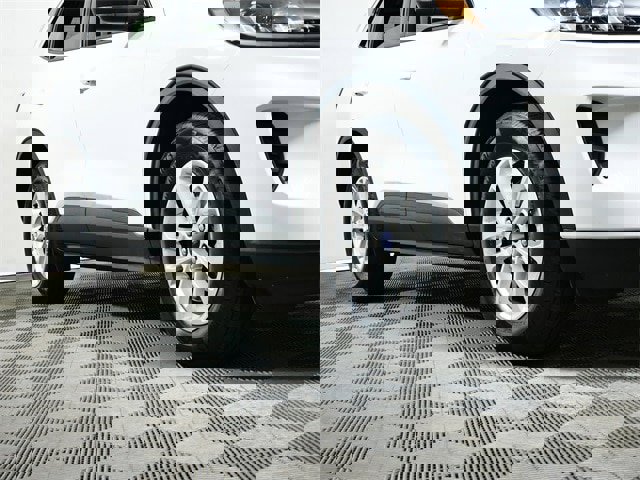 Certified 2022 Ford Escape SE w/ Cold Weather Package image 2