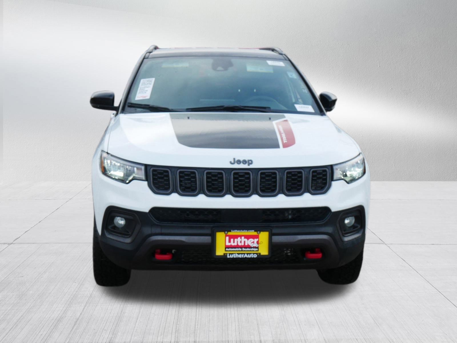 Used 2024 Jeep Compass Trailhawk image 8
