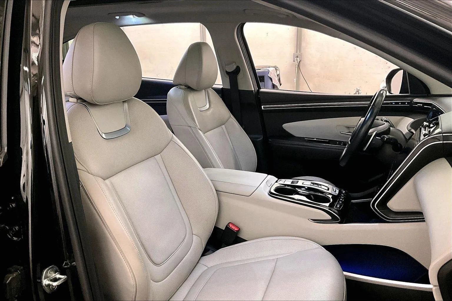 Used 2022 Hyundai Tucson Limited w/ Cargo Package image 9