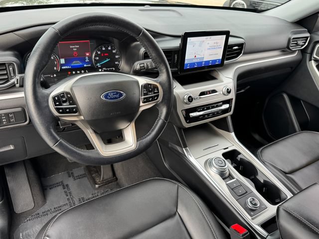 Certified 2022 Ford Explorer XLT w/ Equipment Group 202A AWD/4WD image 9