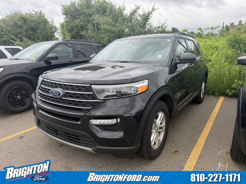 Certified 2024 Ford Explorer XLT w/ Equipment Group 202A AWD/4WD image 3