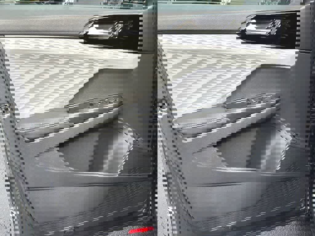 Used 2024 Volkswagen Taos S image 11