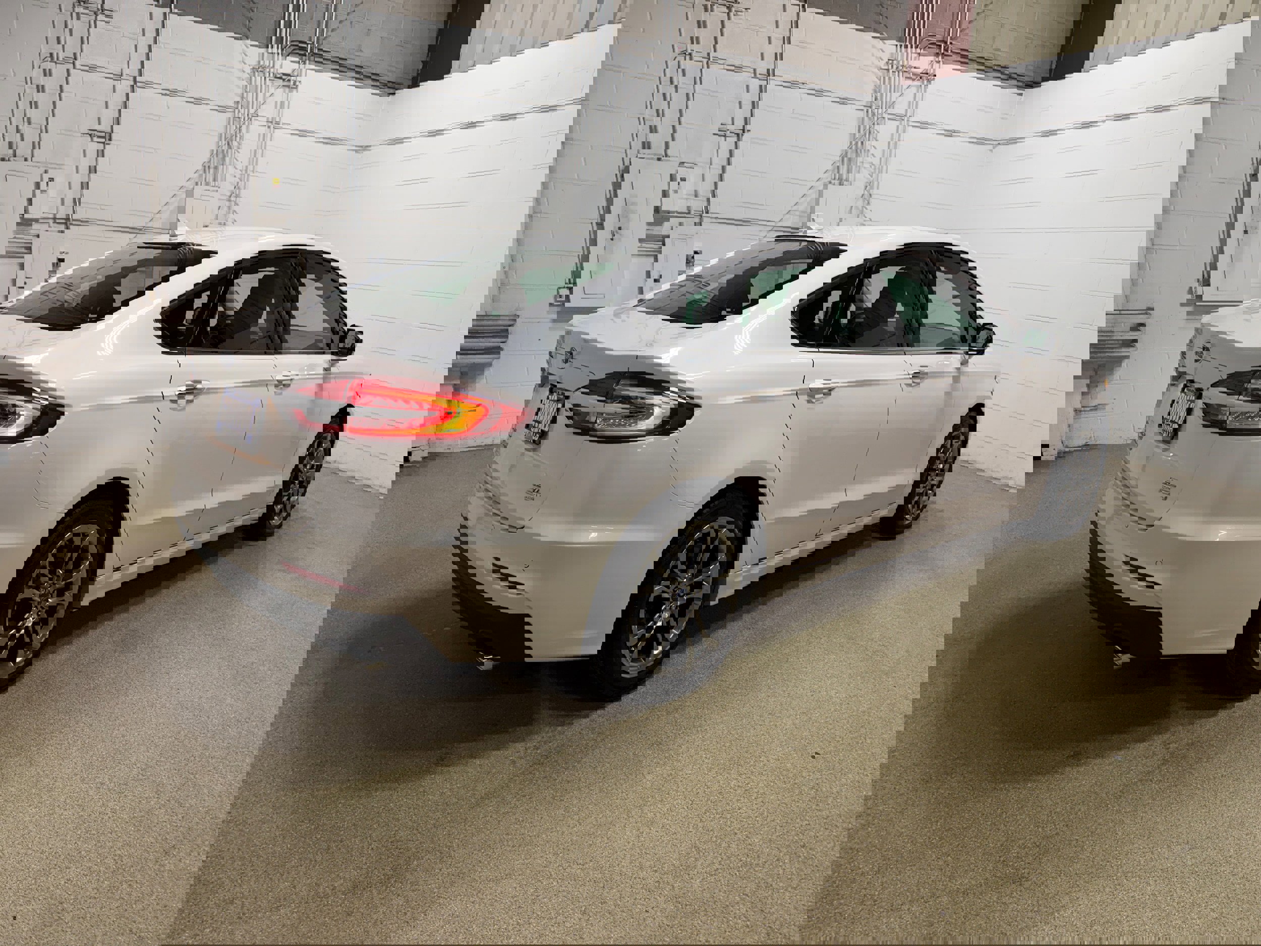 Certified 2020 Ford Fusion SEL image 3