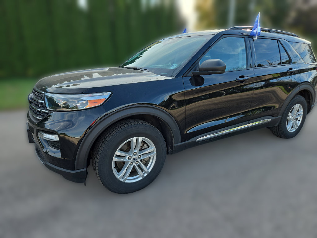 Certified 2023 Ford Explorer XLT w/ Equipment Group 202A AWD/4WD image 3