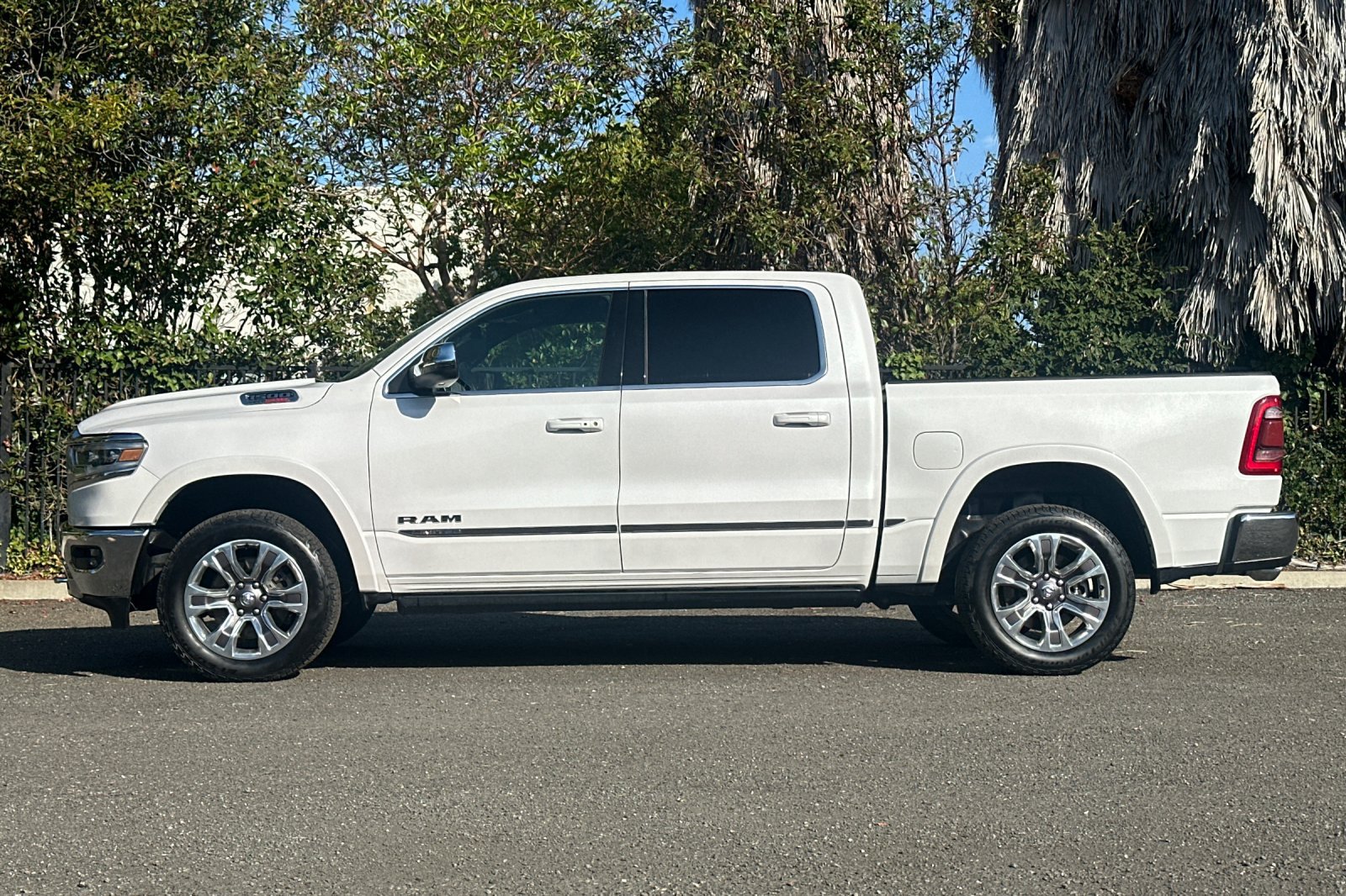 Used 2023 RAM 1500 Limited AWD/4WD image 7