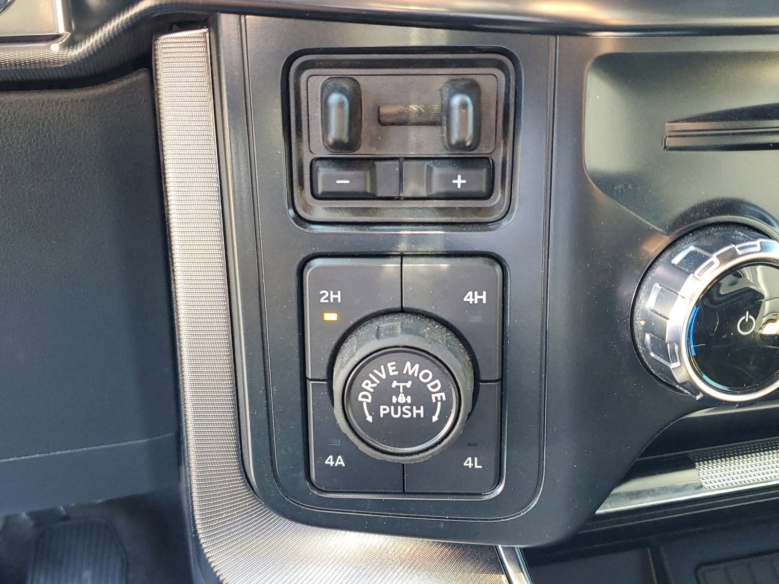 Certified 2025 Ford F150 Platinum AWD/4WD image 27