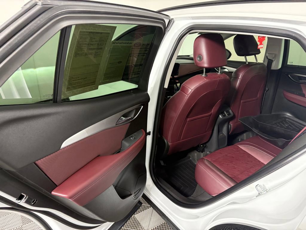 Used 2025 Buick Envision Sport Touring AWD/4WD image 28