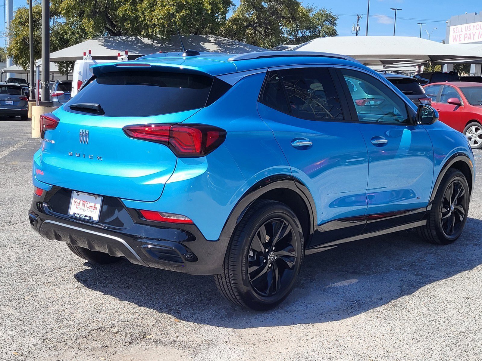 Used 2025 Buick Encore GX Sport Touring image 3