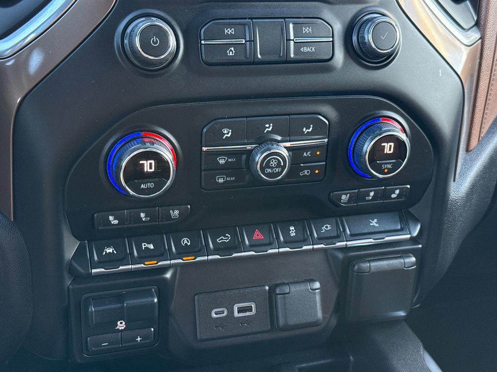 Used 2021 Chevrolet Silverado 1500 High Country w/ Technology Package image 24