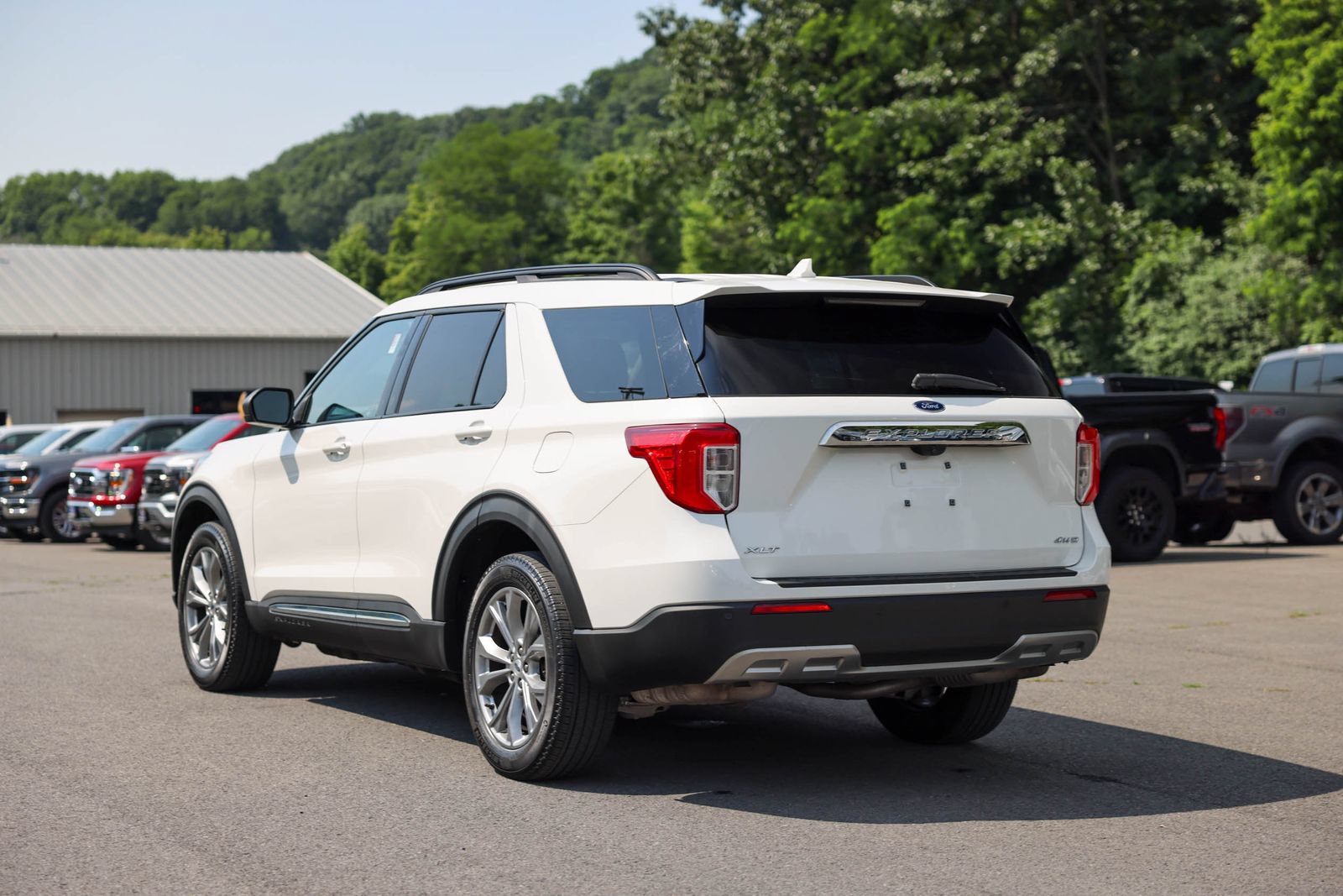 Certified 2023 Ford Explorer XLT w/ Equipment Group 202A AWD/4WD image 7