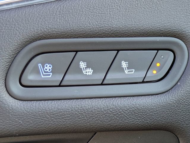 Used 2024 Cadillac Escalade ESV Premium Luxury image 25