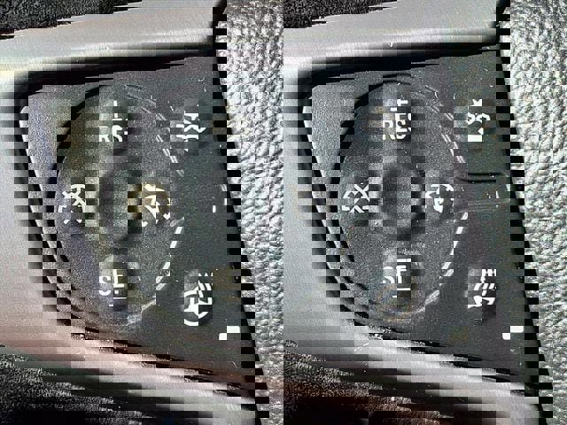 Used 2021 GMC Canyon AT4 w/ Driver Alert Package image 18