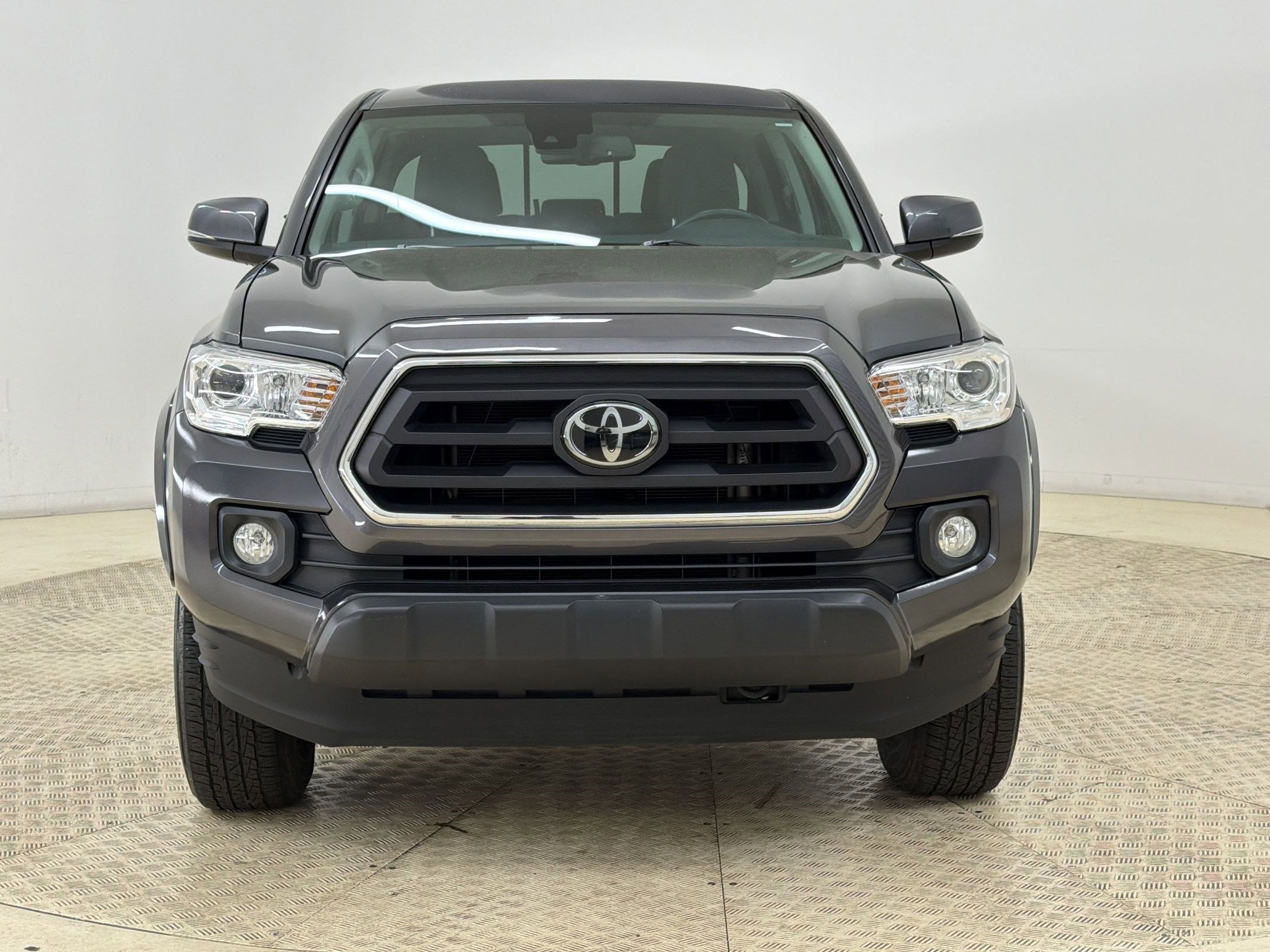Used 2022 Toyota Tacoma SR5 w/ Technology Package RWD image 6