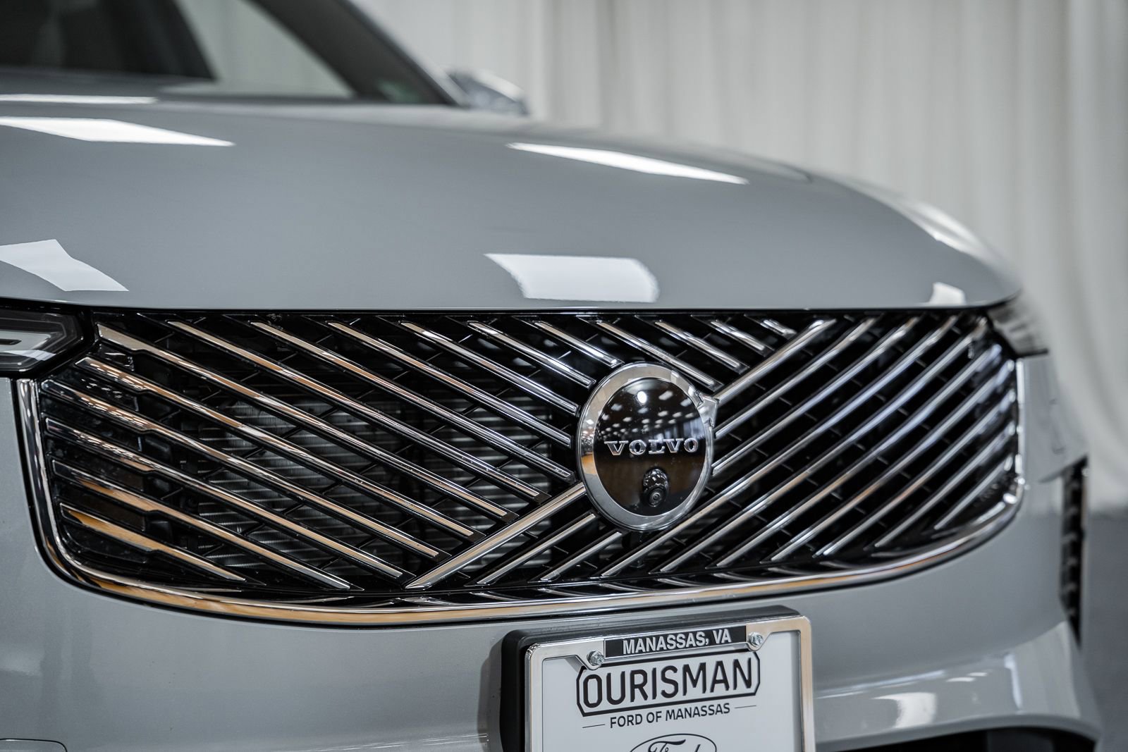 Used 2025 Volvo XC90 T8 Ultra w/ Protection Package Premier image 14