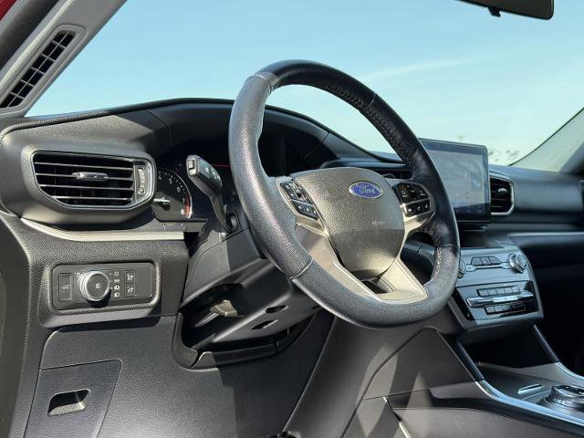 Certified 2022 Ford Explorer XLT w/ Equipment Group 202A image 12