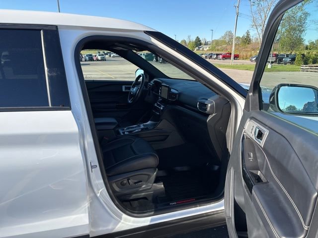 Certified 2022 Ford Explorer ST w/ Equipment Group 401A AWD/4WD image 5