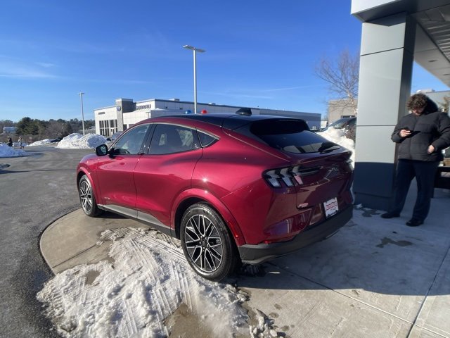 Certified 2025 Ford Mustang Mach-E Premium image 3