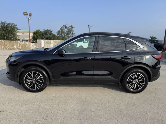 Certified 2026 Ford Escape SE w/ Class II Trailer Tow Package FWD image 11