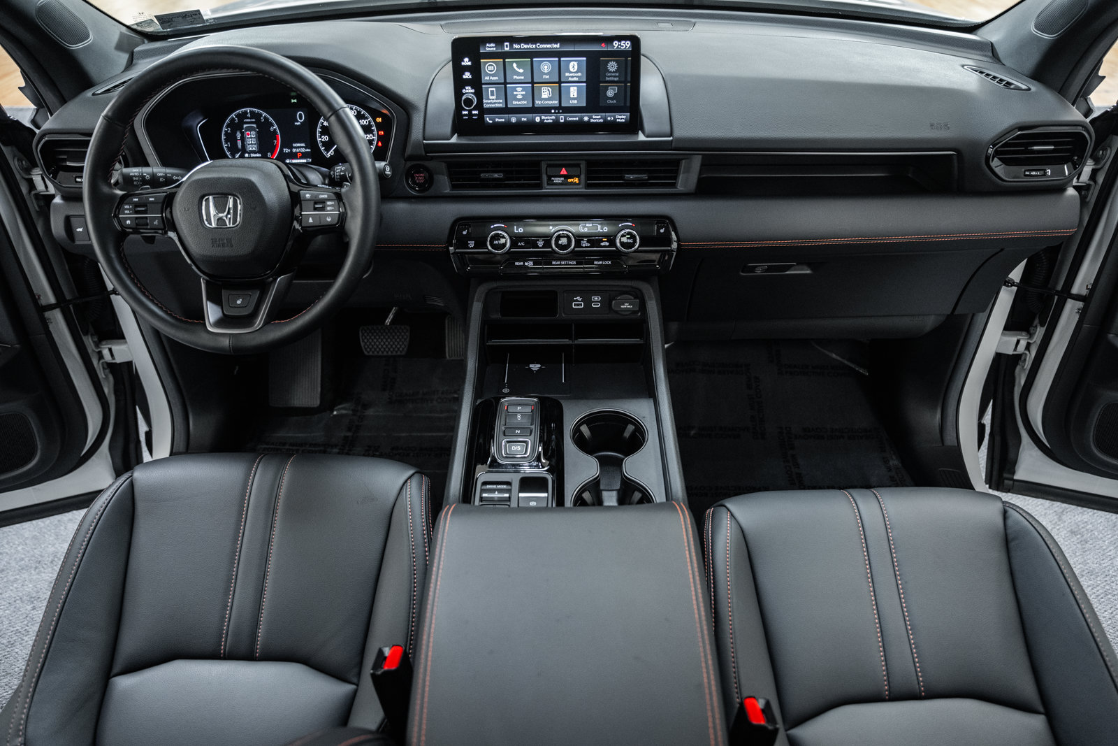 Used 2025 Honda Pilot TrailSport image 27