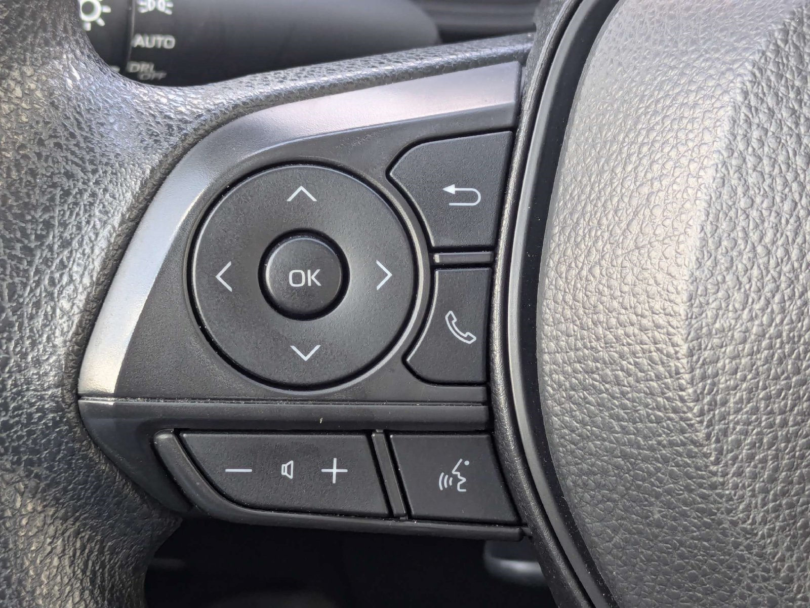 Used 2025 Toyota Corolla LE FWD image 24