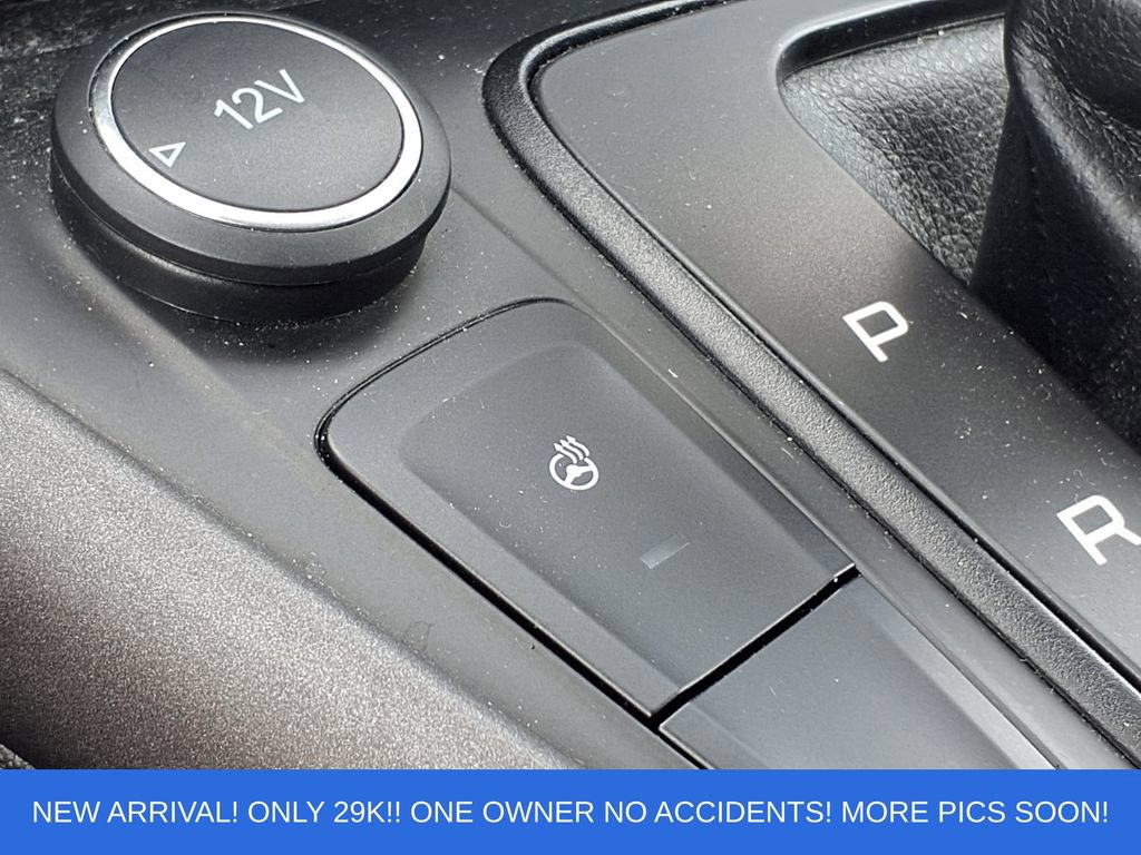Certified 2018 Ford Focus SEL FWD image 10
