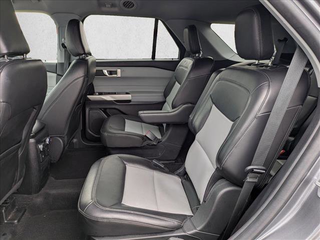 Certified 2022 Ford Explorer XLT w/ Equipment Group 202A image 19