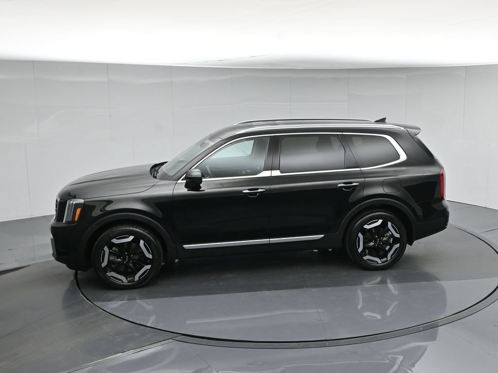 Used 2024 Kia Telluride S FWD image 49