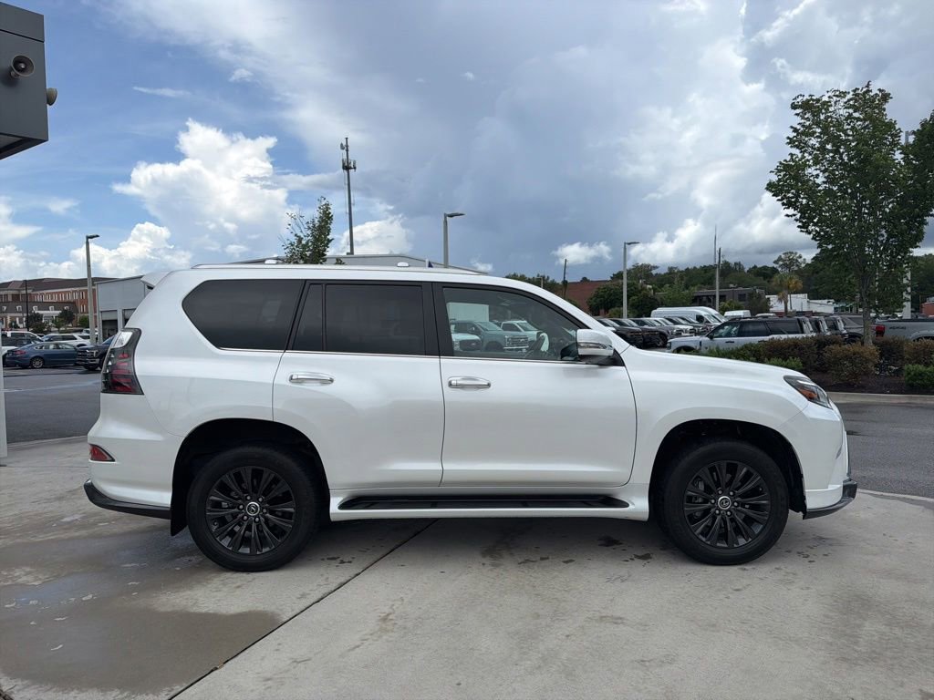 Used 2023 Lexus GX 460 Premium w/ Accessory Package AWD/4WD image 11