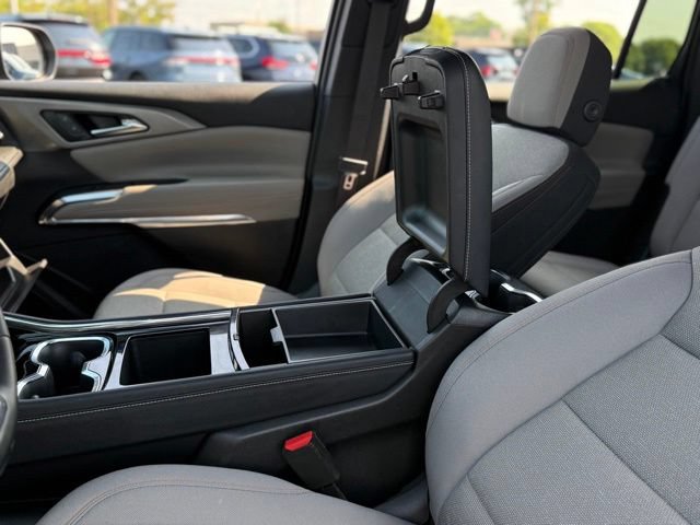 Used 2025 Chevrolet Traverse LT AWD/4WD image 30