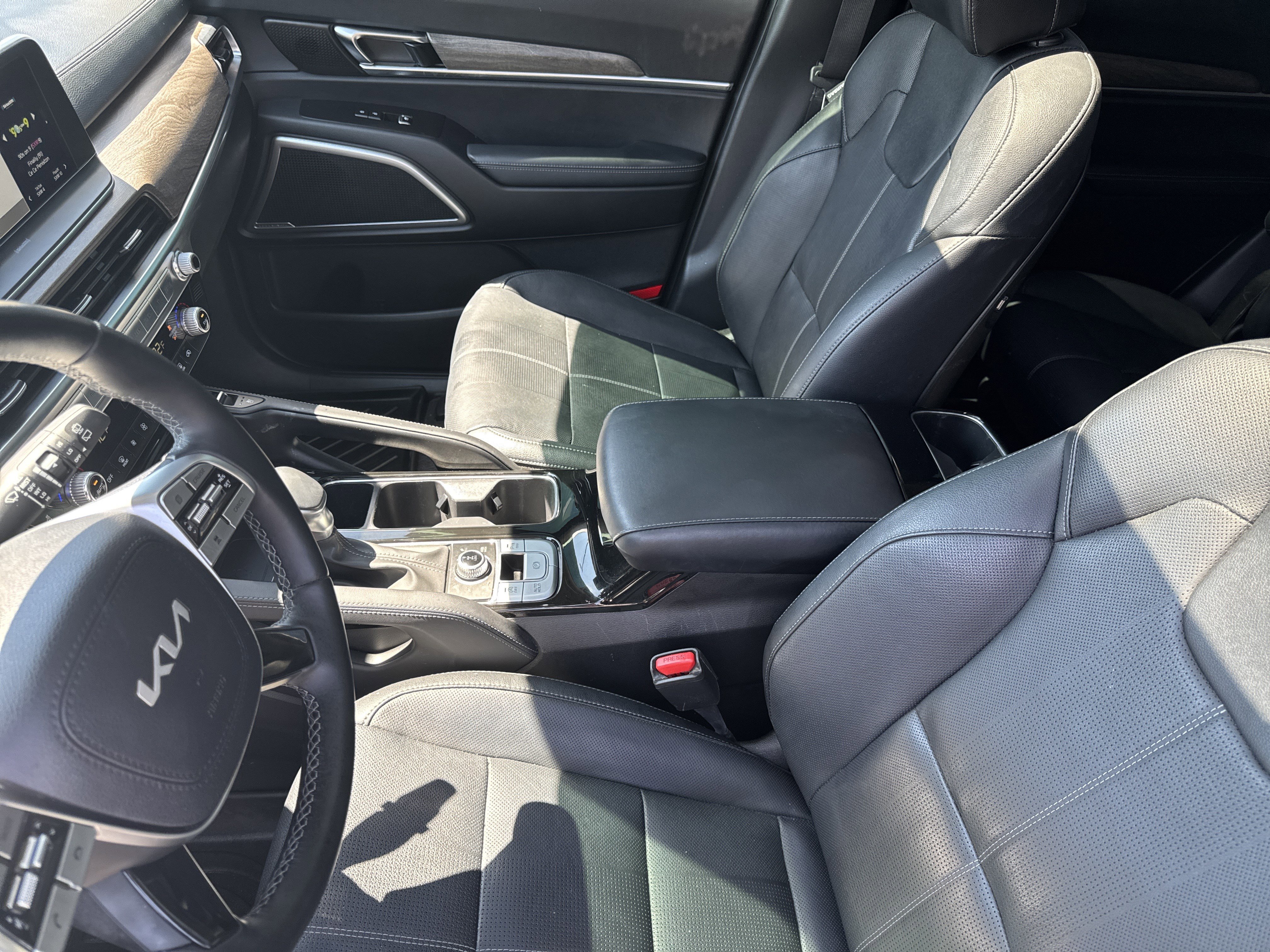 Used 2022 Kia Telluride EX w/ EX Premium Package image 10