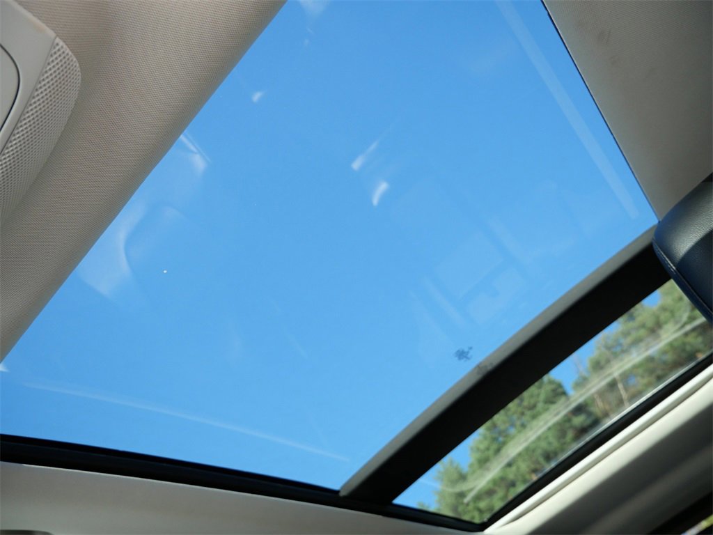 Certified 2022 Ford Edge Titanium w/ Class II Trailer Tow Package image 24