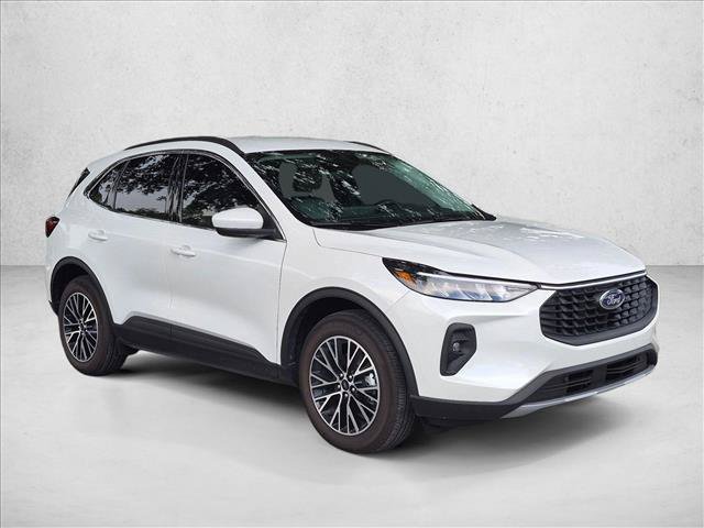Certified 2025 Ford Escape SE FWD image 3