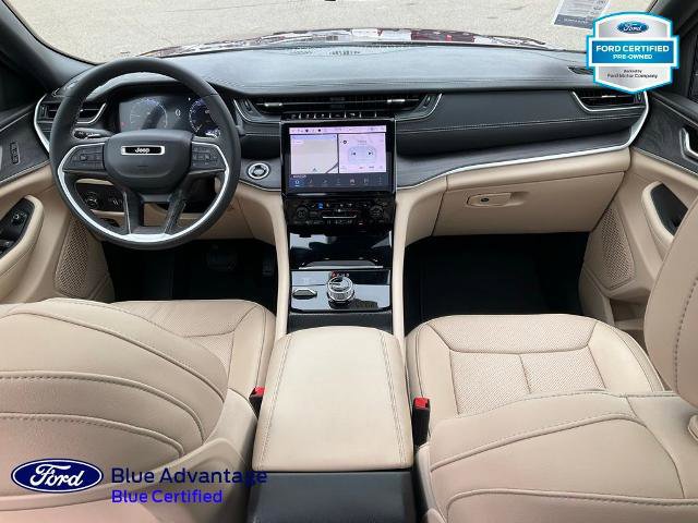 Used 2024 Jeep Grand Cherokee Limited w/ Luxury Tech Group II AWD/4WD image 3