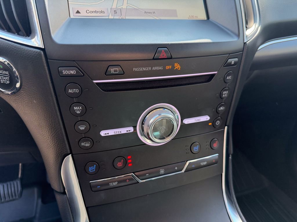 Certified 2019 Ford Edge Titanium w/ Equipment Group 301A image 23