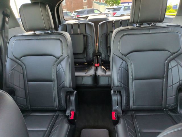 Certified 2018 Ford Explorer Platinum AWD/4WD image 8