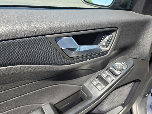 Certified 2025 Ford Escape ST-Line FWD image 34