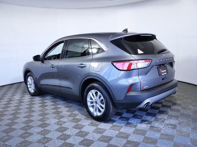 Certified 2022 Ford Escape SE w/ Cold Weather Package image 2