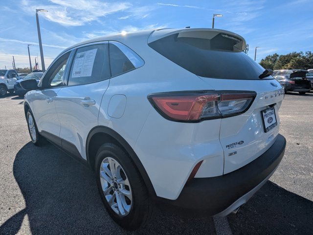 Certified 2020 Ford Escape SE image 3