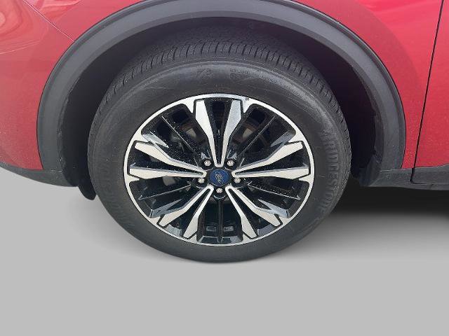 Certified 2022 Ford Escape SE w/ SE Sport Appearance Package image 9